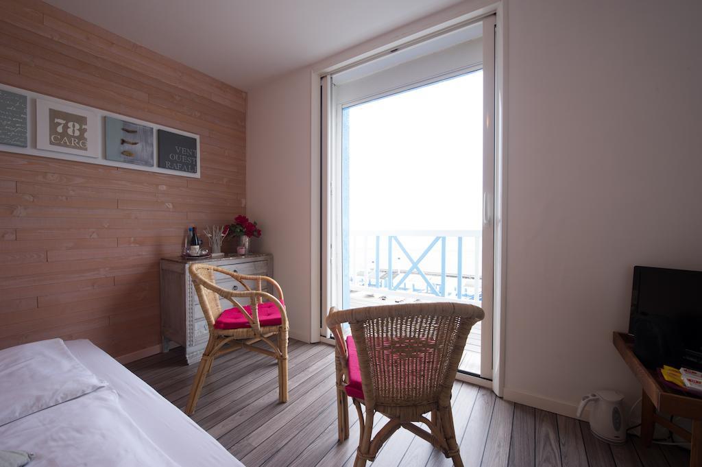 Villa Tremail - La Plage Au Pied De Votre Chambre 维姆勒 客房 照片