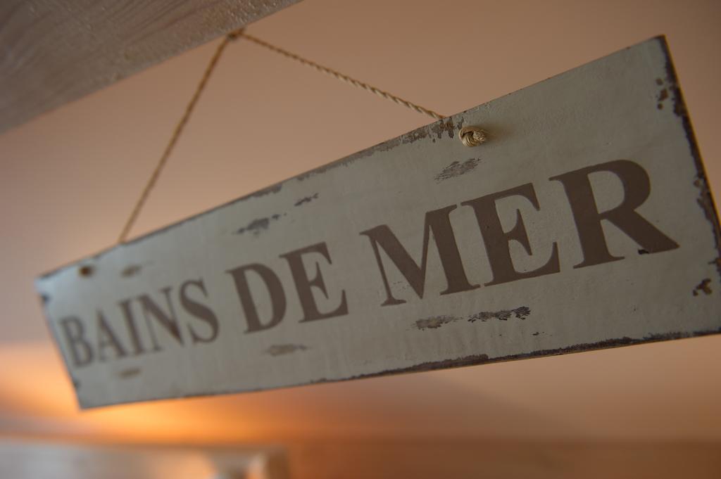 Villa Tremail - La Plage Au Pied De Votre Chambre 维姆勒 外观 照片