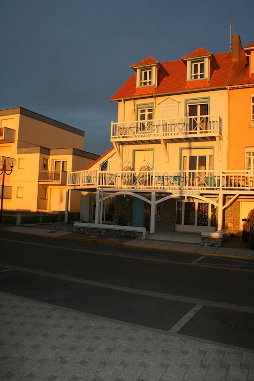 Villa Tremail - La Plage Au Pied De Votre Chambre 维姆勒 外观 照片